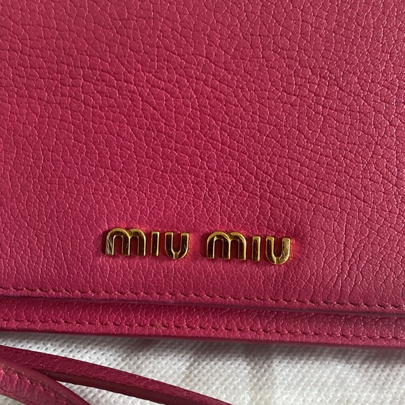 Miu Miu wallet on chain crossbody bag - Picture 2 of 13